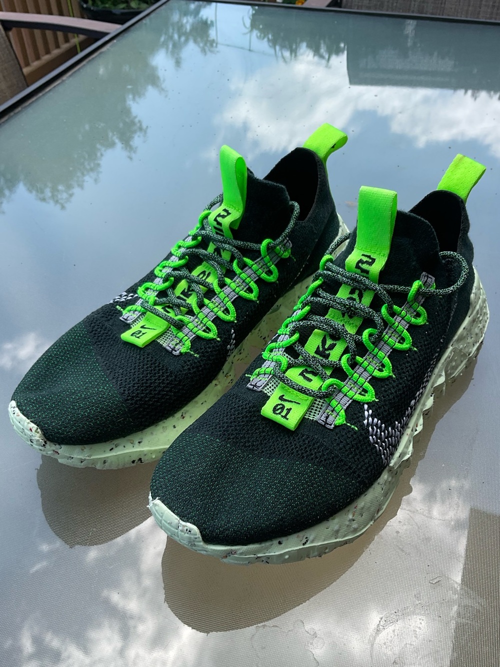 Nike Space Hippie 01 Carbon Green. In Very Good Condition. No Insoles. Men’s 10.